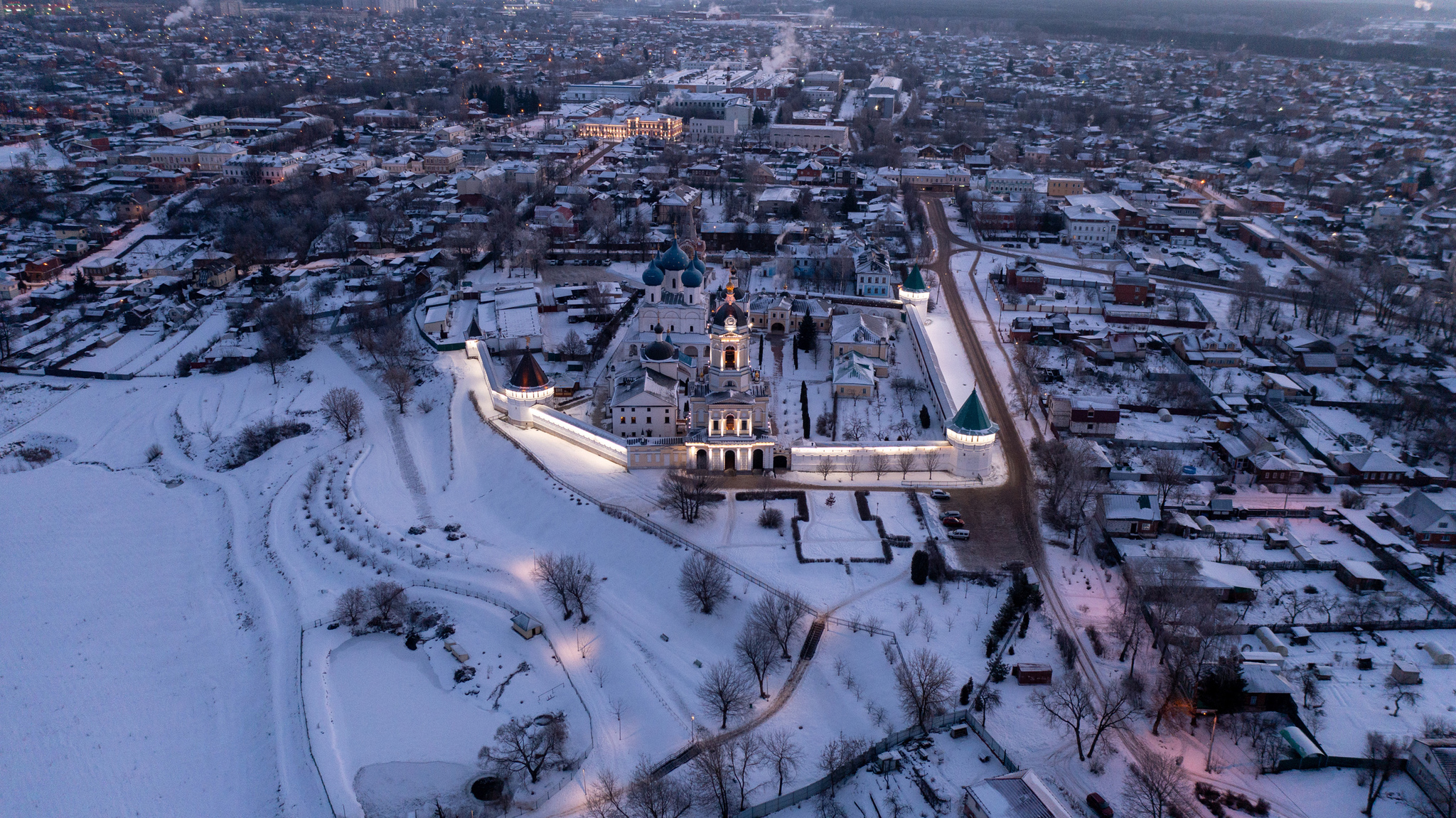 Высоцкий монастырь (Серпухов), вид сверху | Пикабу