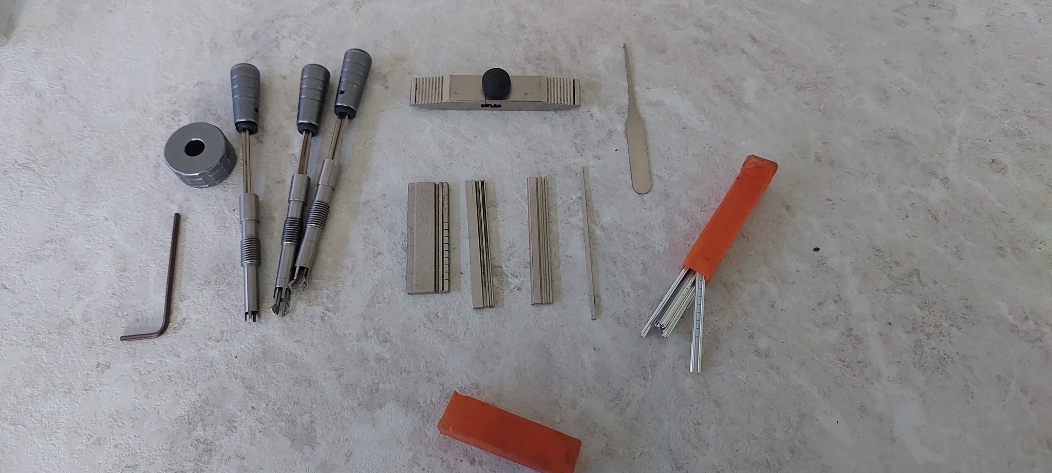 Служба вскрытия замков 33. Чемодан мастера | Пикабу