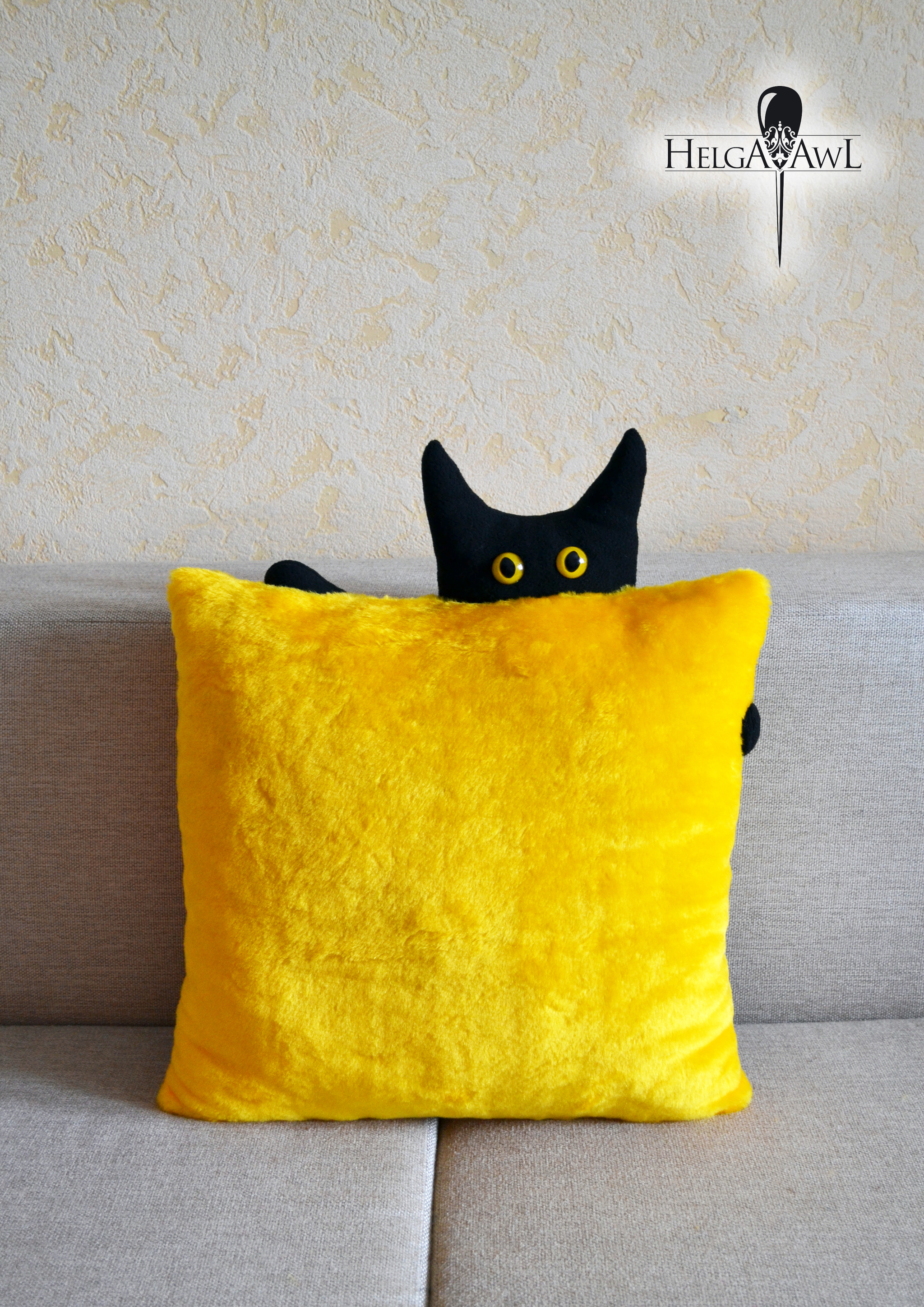 Подушка «Спящая кошка»: ручная работа от хвостика до ушек