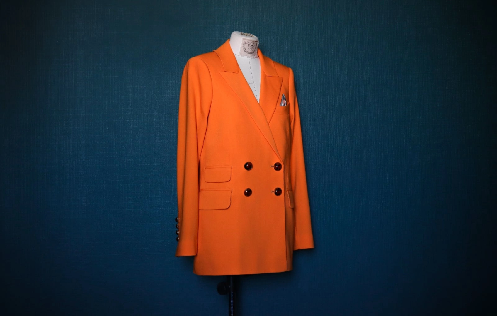 Оранжевый жакет | Пикабу