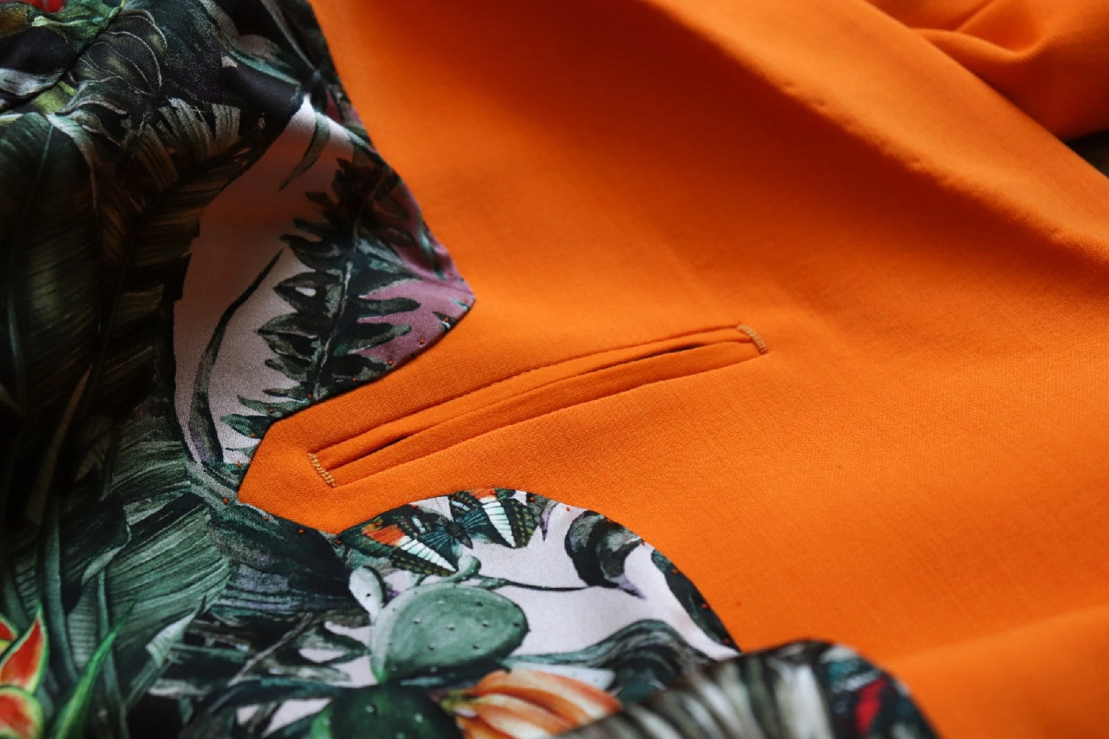 Оранжевый жакет | Пикабу