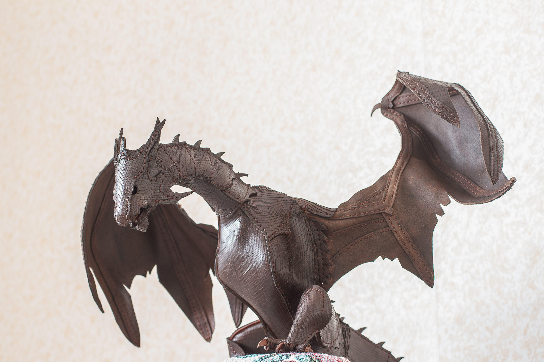 Дракон из натуральной кожи | Пикабу
