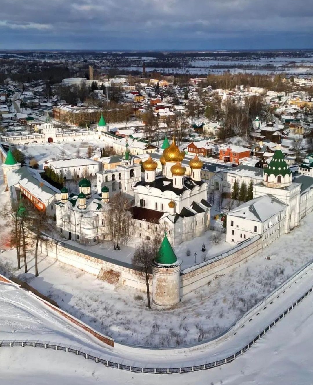 Ипатьевский монастырь Кострома зима