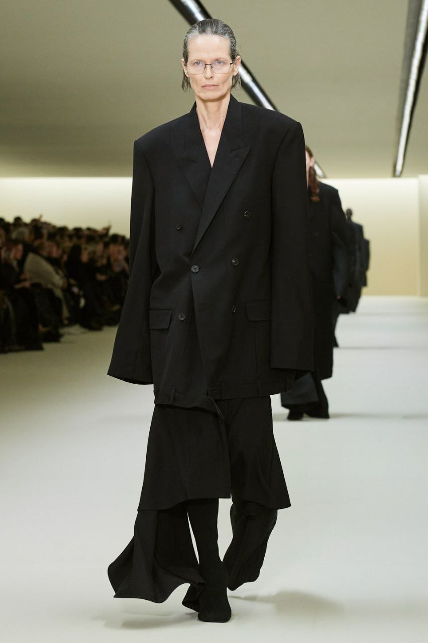 Обзор показа Balenciaga | Пикабу
