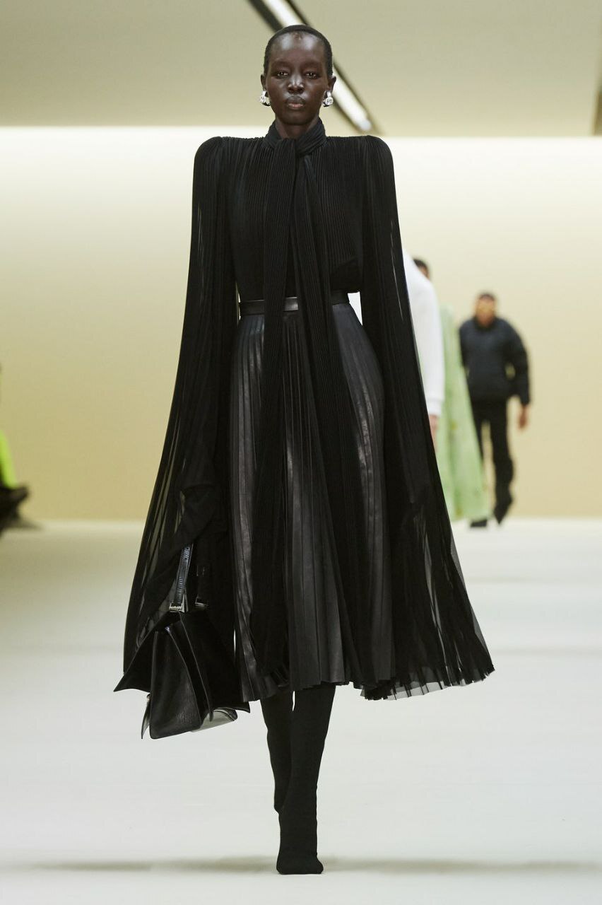 Обзор показа Balenciaga | Пикабу