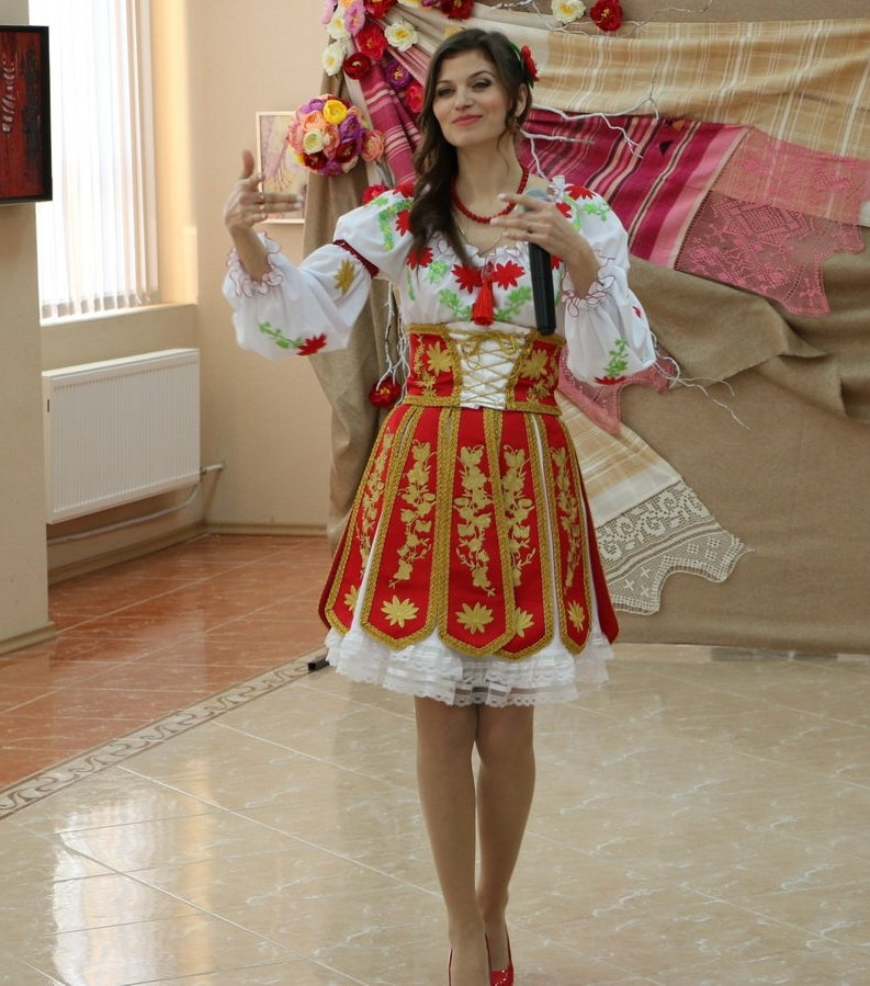 Молдаван нация. Национальная одежда Гагаузии. Гагаузия национальный костюм. Молдаване гагаузы Национальная одежда. Гагаузи Молдавия.