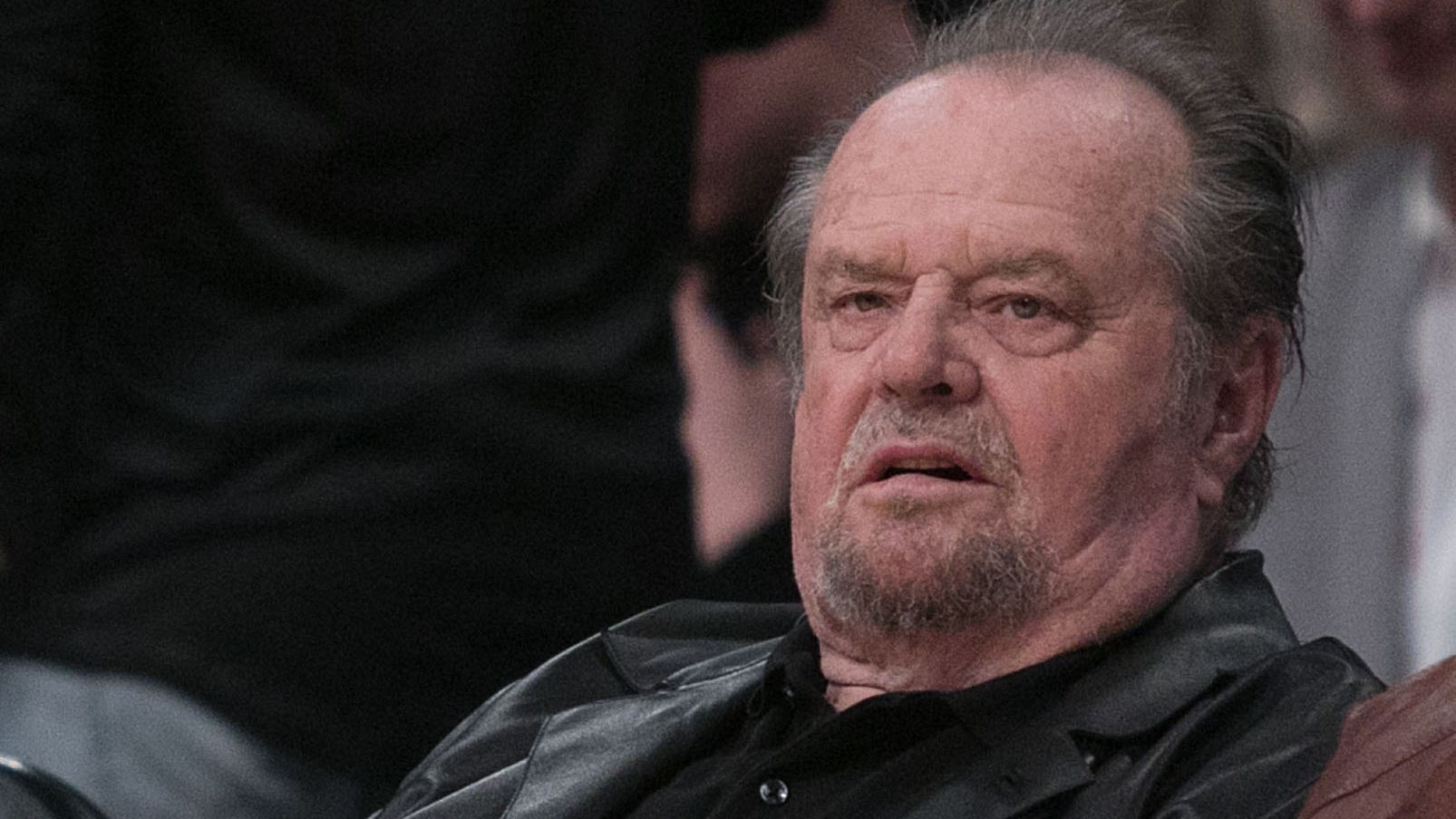 У него практически нет. Цитаты про холостяков смешные. Москва слезам не верит цитаты гоши. Шутки про неженатого. У него практически нет.