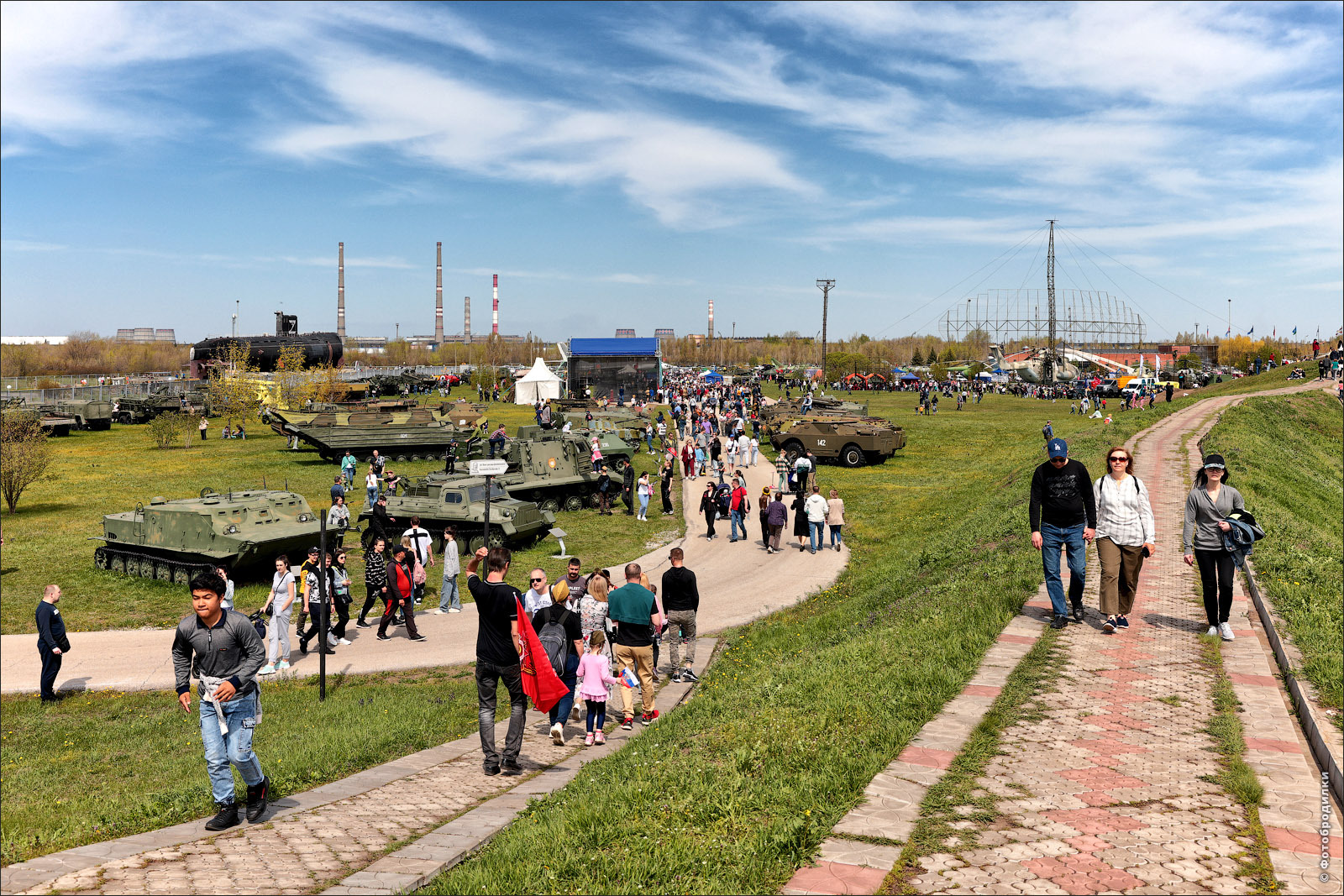 Фотобродилка: Тольятти, музей техники (броня и гусеницы) | Пикабу