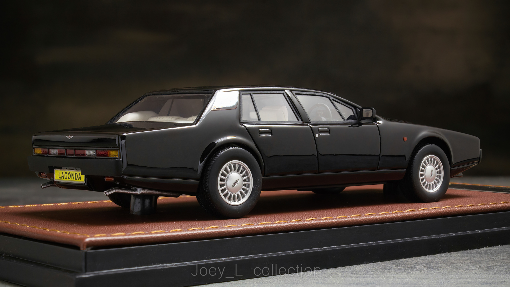 Модель в 1/43. Aston Martin Lagonda Series 4 1987 | Пикабу