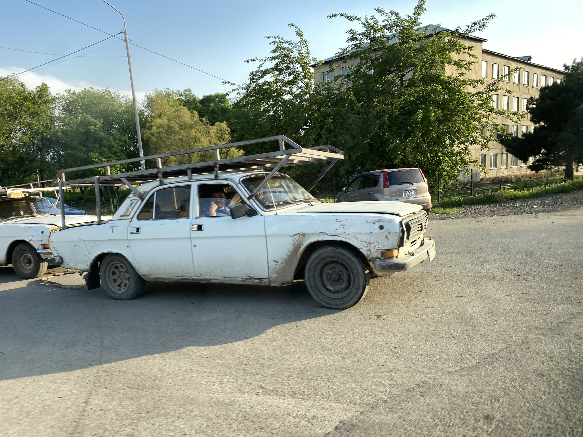 Грузинские грузовые волги | Пикабу