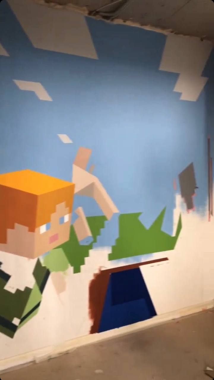 пиксели на стене в интерьере
