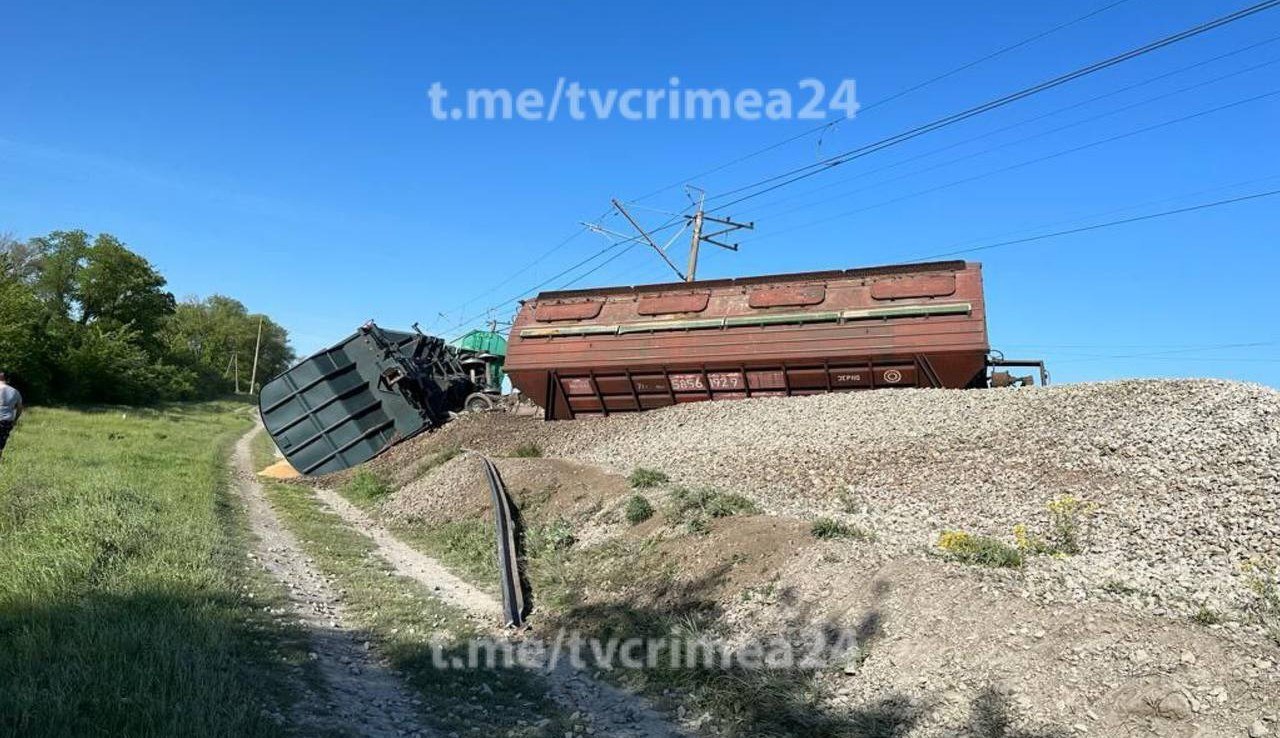 В Крыму назвали причину схода грузового поезда | Пикабу