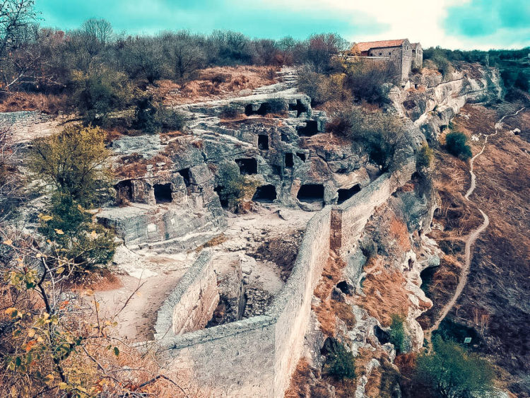 Пещерный город Чуфут-Кале – Крым, Бахчисарай