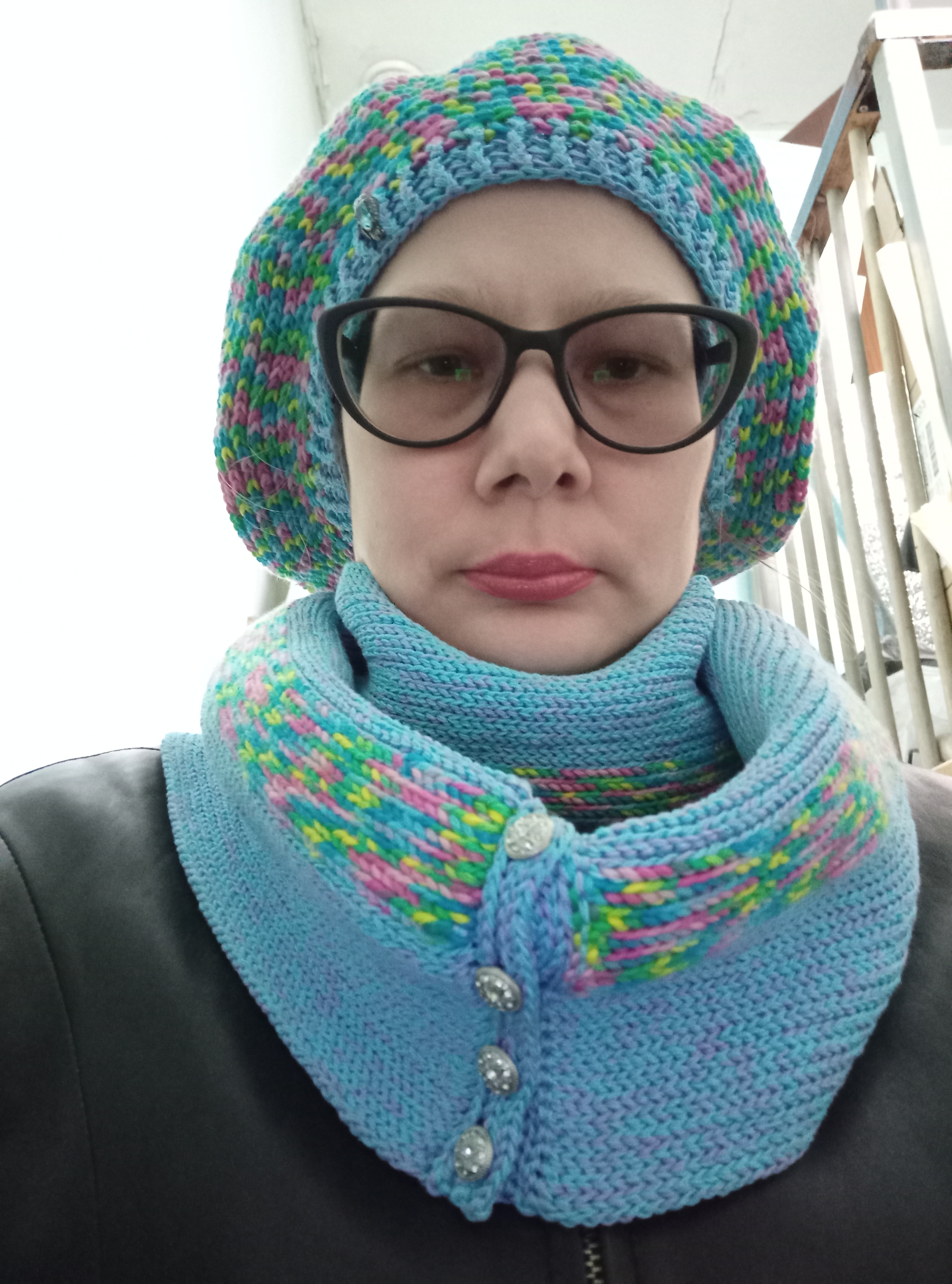Два способа вязания шарфа снуд: на руках, на линейке | Новини в Час Пік