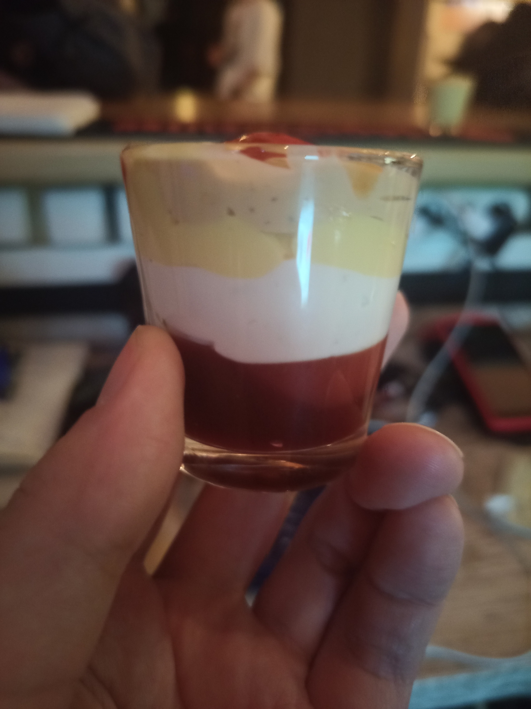 Вчера повар в баре сделал мне картошку с "каким-нибудь" соусом. И кот ...