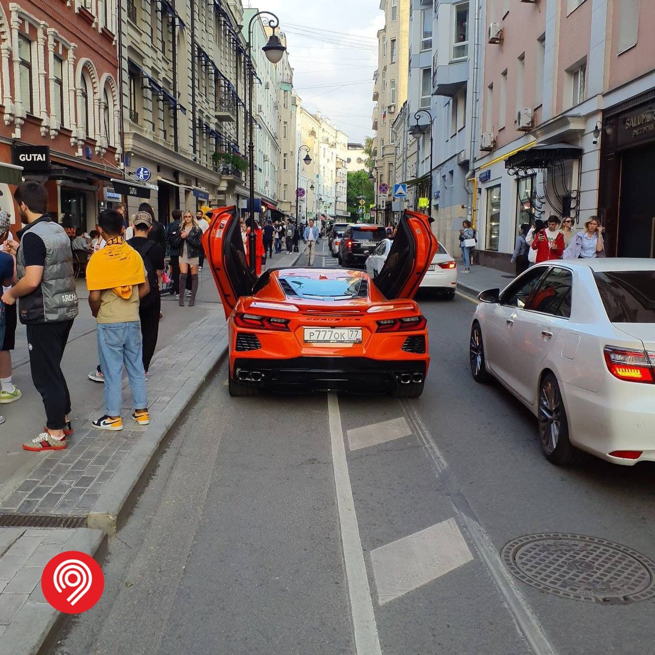 Более 300 люксовых авто эвакуировали с велодорожек в Москве | Пикабу