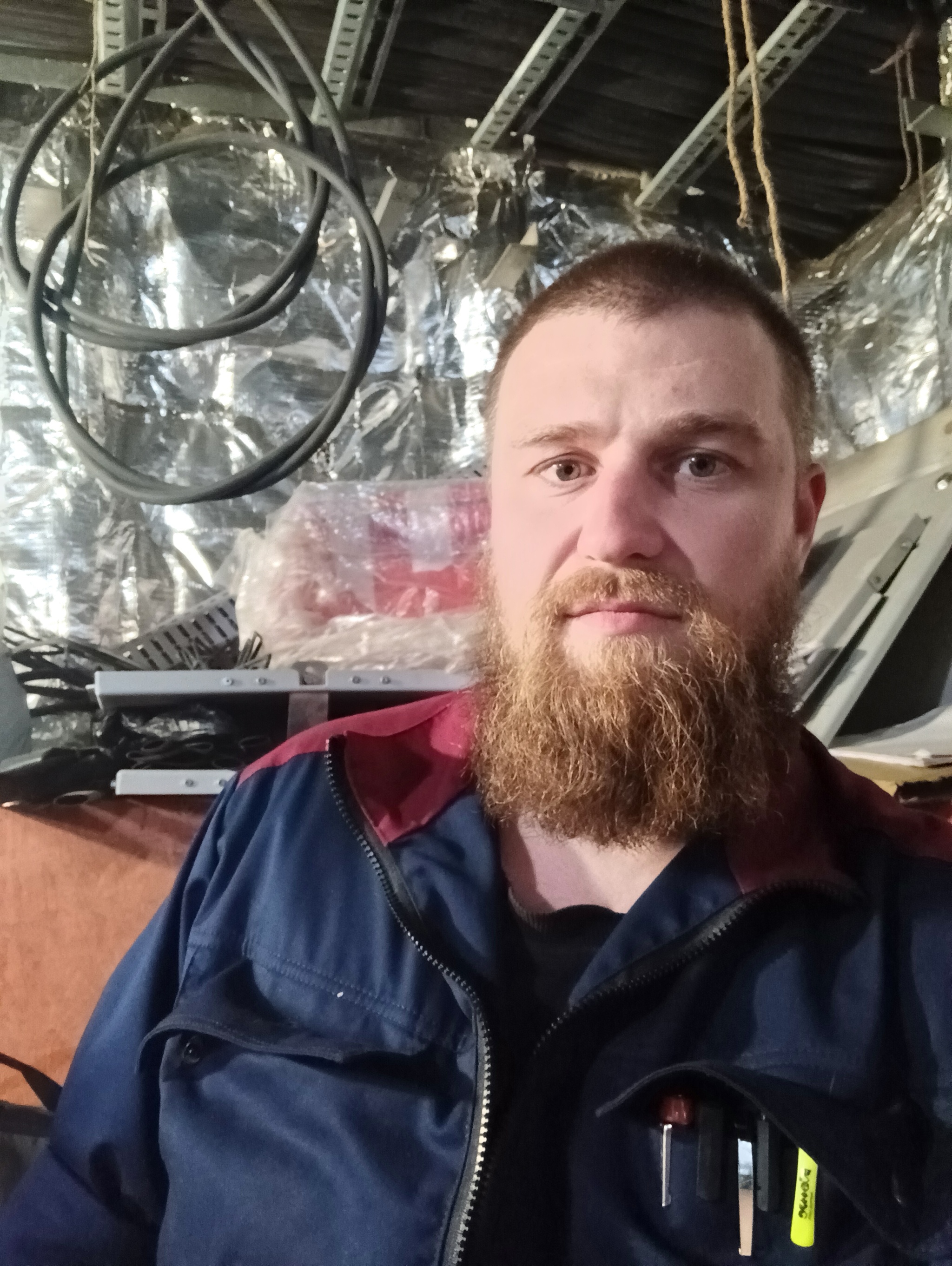 Ну а я судовой электромонтажник | Пикабу