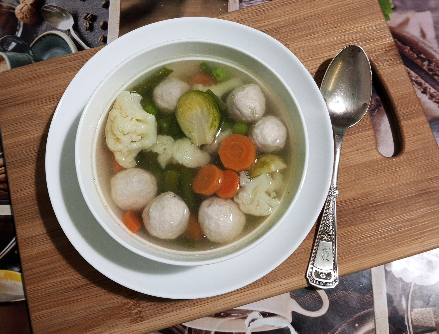 Рецепт: Суп на курином бульоне с гречневой крупой - и зелёным горошком