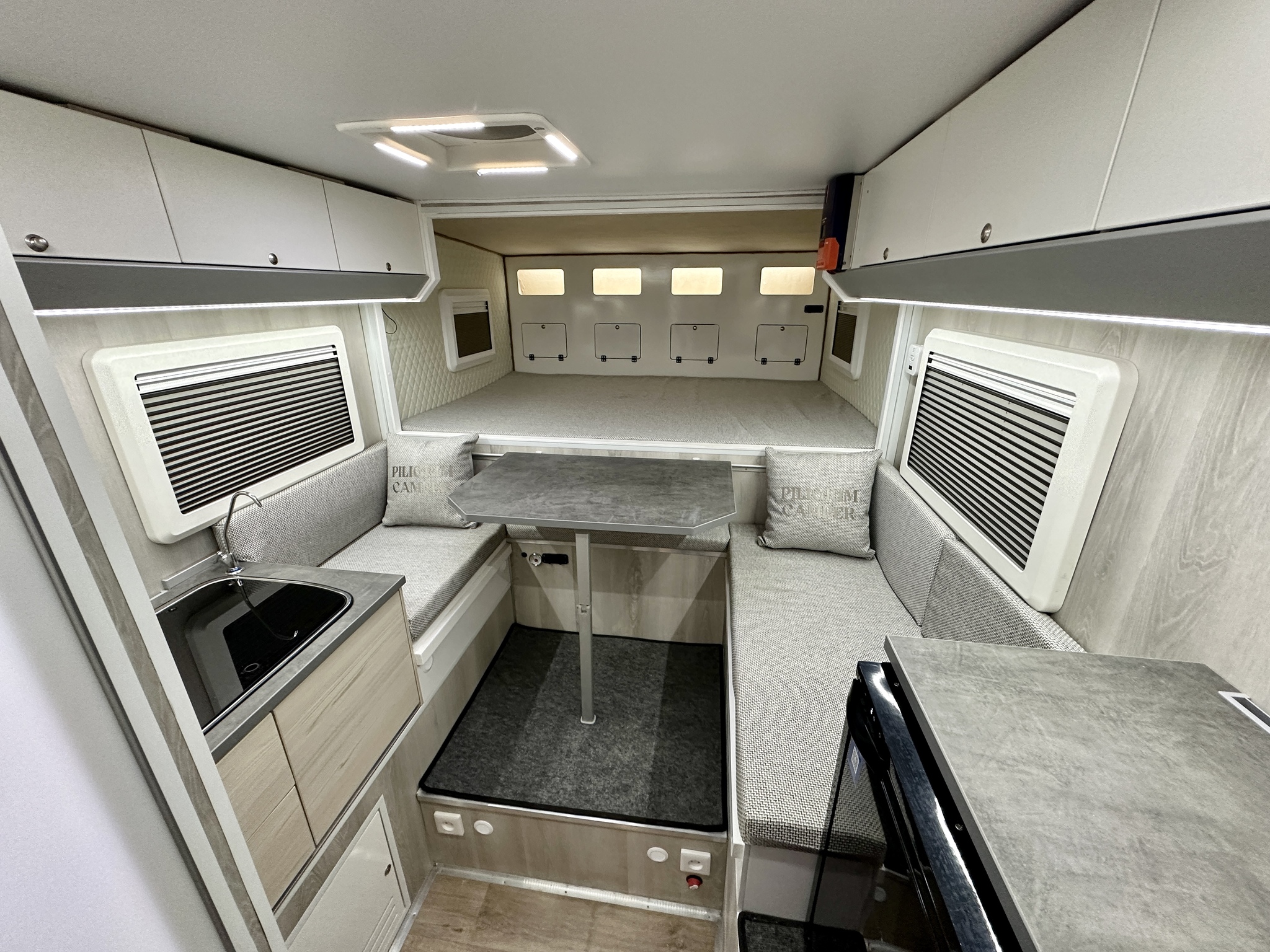 Впервые! Жилой модуль для пикапа с боковым входом. Piligrim Camper 370LX |  Пикабу