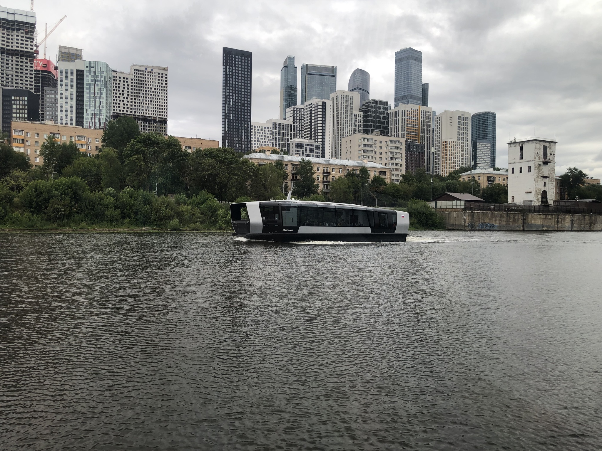 Речные электротрамвайчики на Москва-реке. Почему нельзя пускать на борт  технадзора | Пикабу