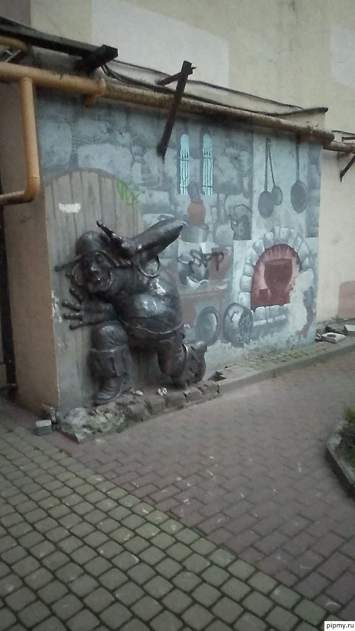 Тихий дворик на улице Правды | Пикабу