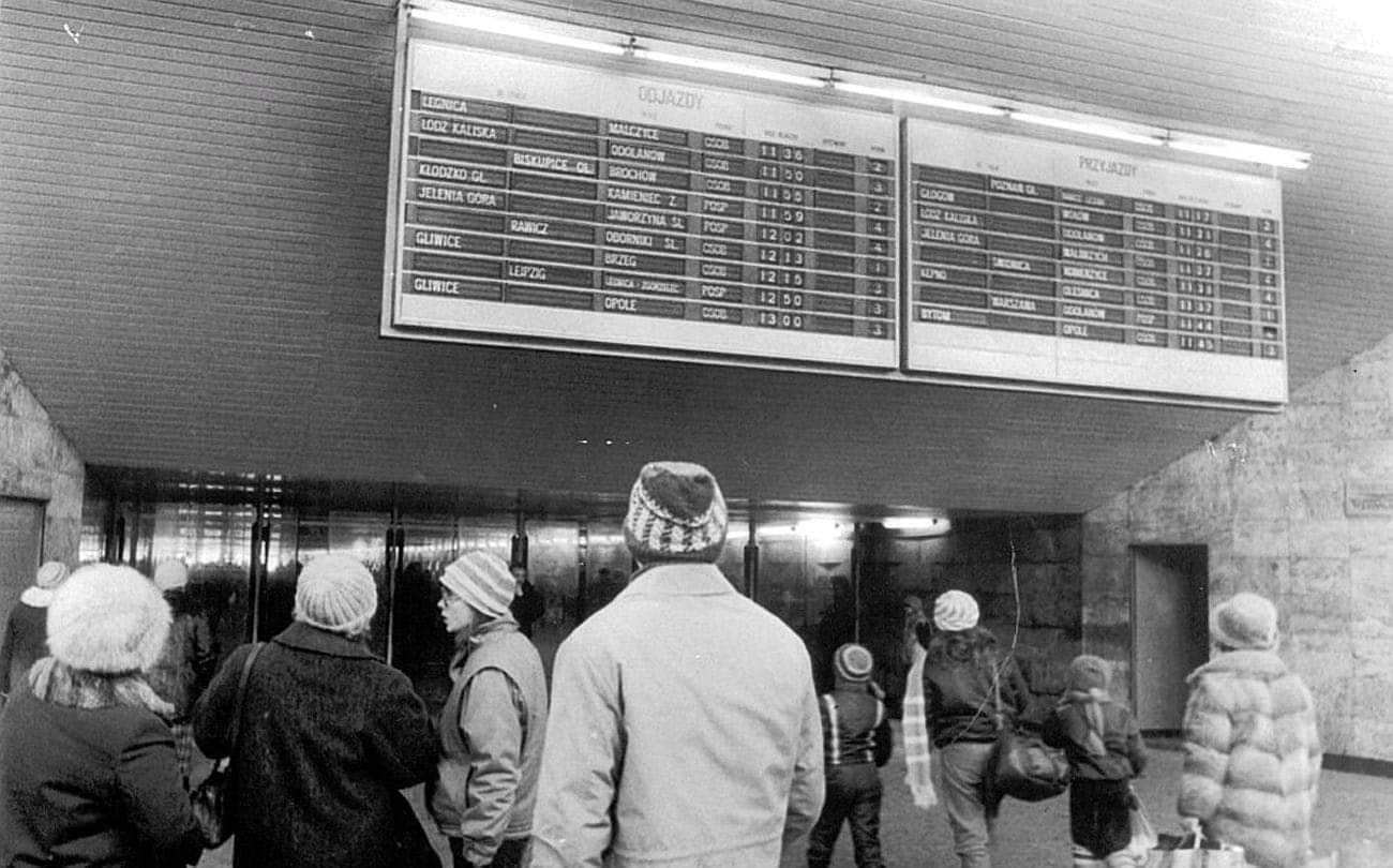 Отбывает-Прибывает | Пикабу