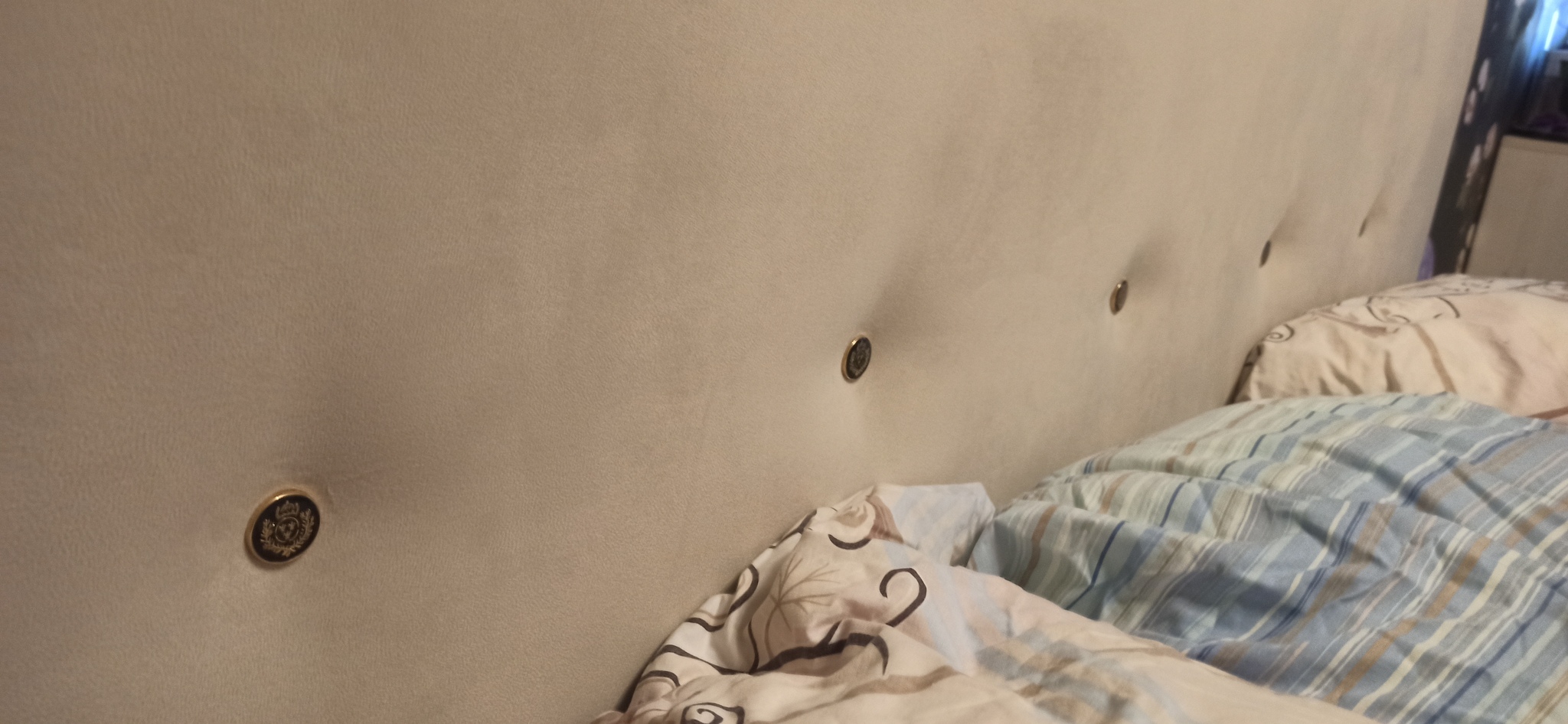 Перетяжка изголовья кровати | Пикабу