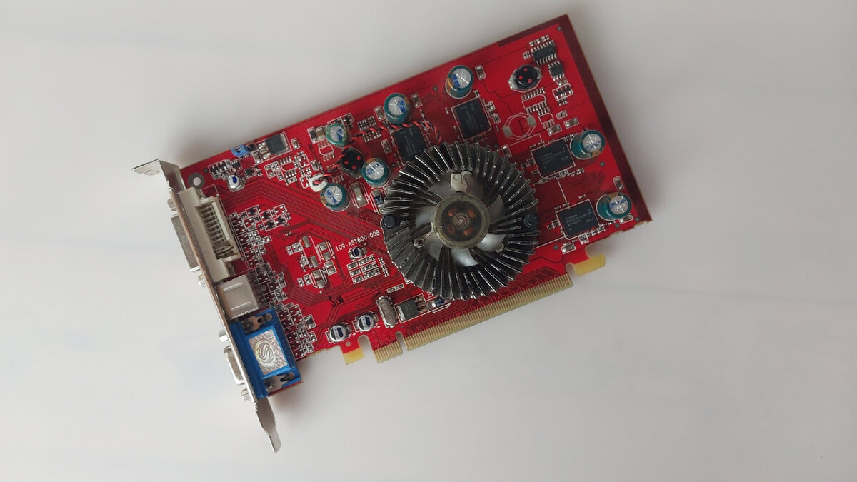 Видеокарты нашей молодости. ATI Radeon x600Pro PCI-E x16 | Пикабу