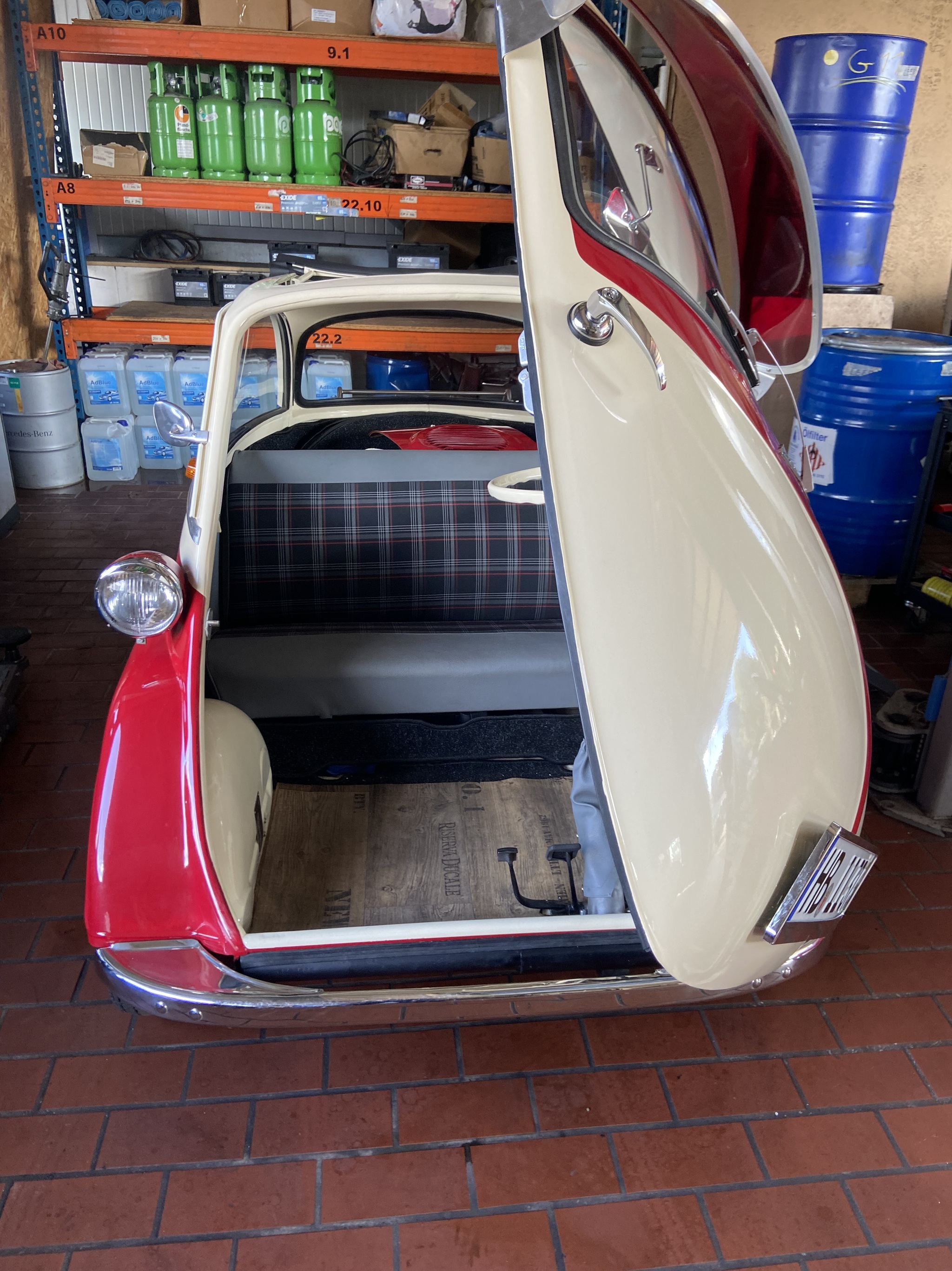 BMW Isetta 250 1961 г.в. у нас в сервисе | Пикабу