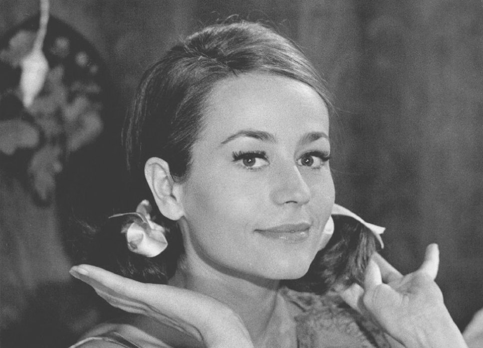 Анни Жирардо (Annie Girardot) — французская актриса, лауреат премий«Сезар», Венецианского фестиваля