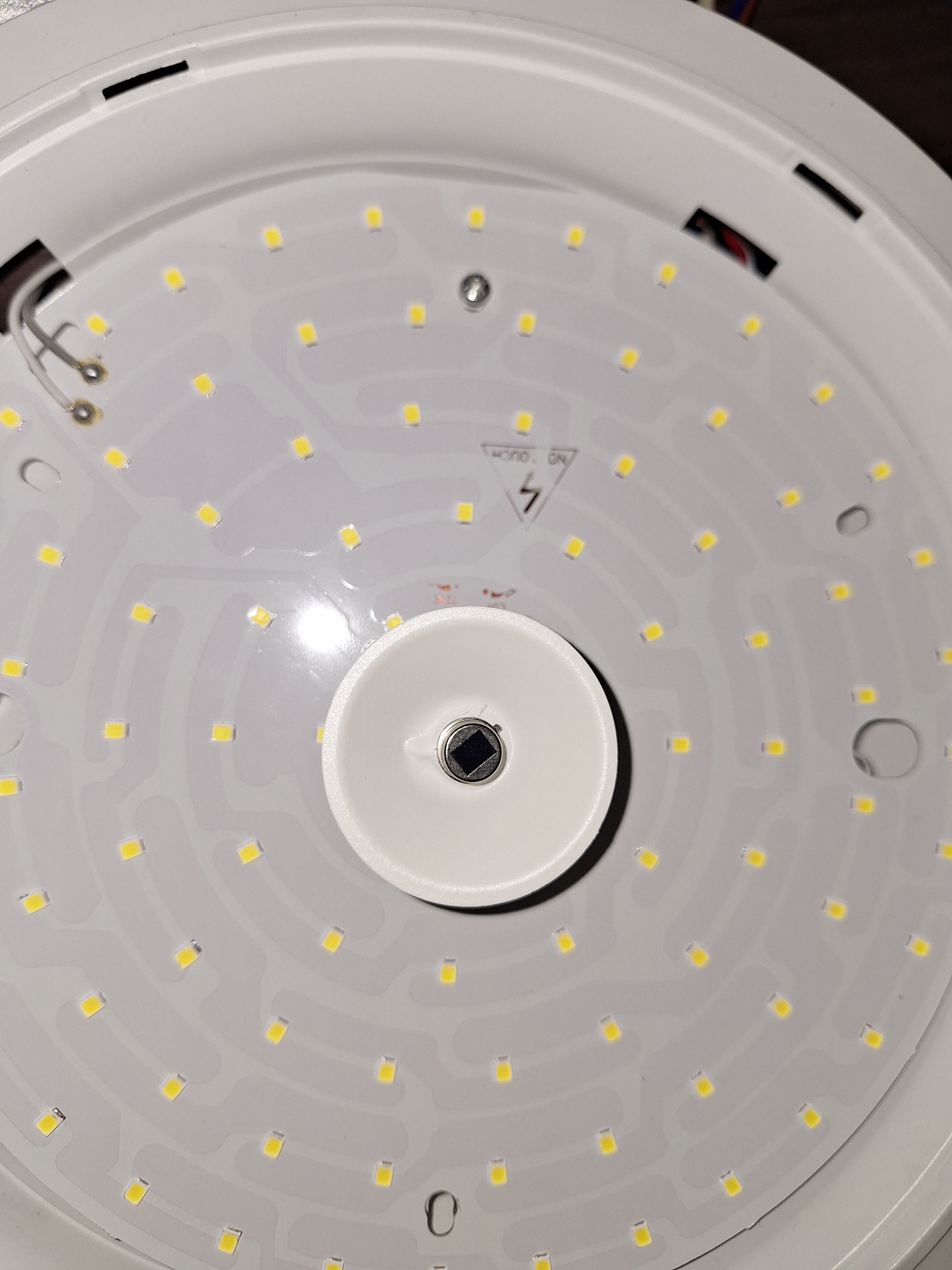 Как отключить оптико-акустический датчик на светильнике | Пикабу