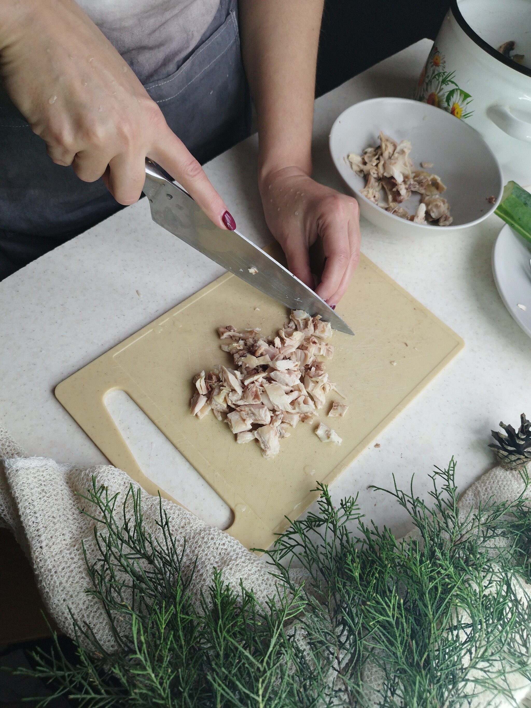 Каша из топора: салат с курицей и грибами и новогоднее меню на 4 человека  за 2000 руб. С чеками и полным списком закупки | Пикабу