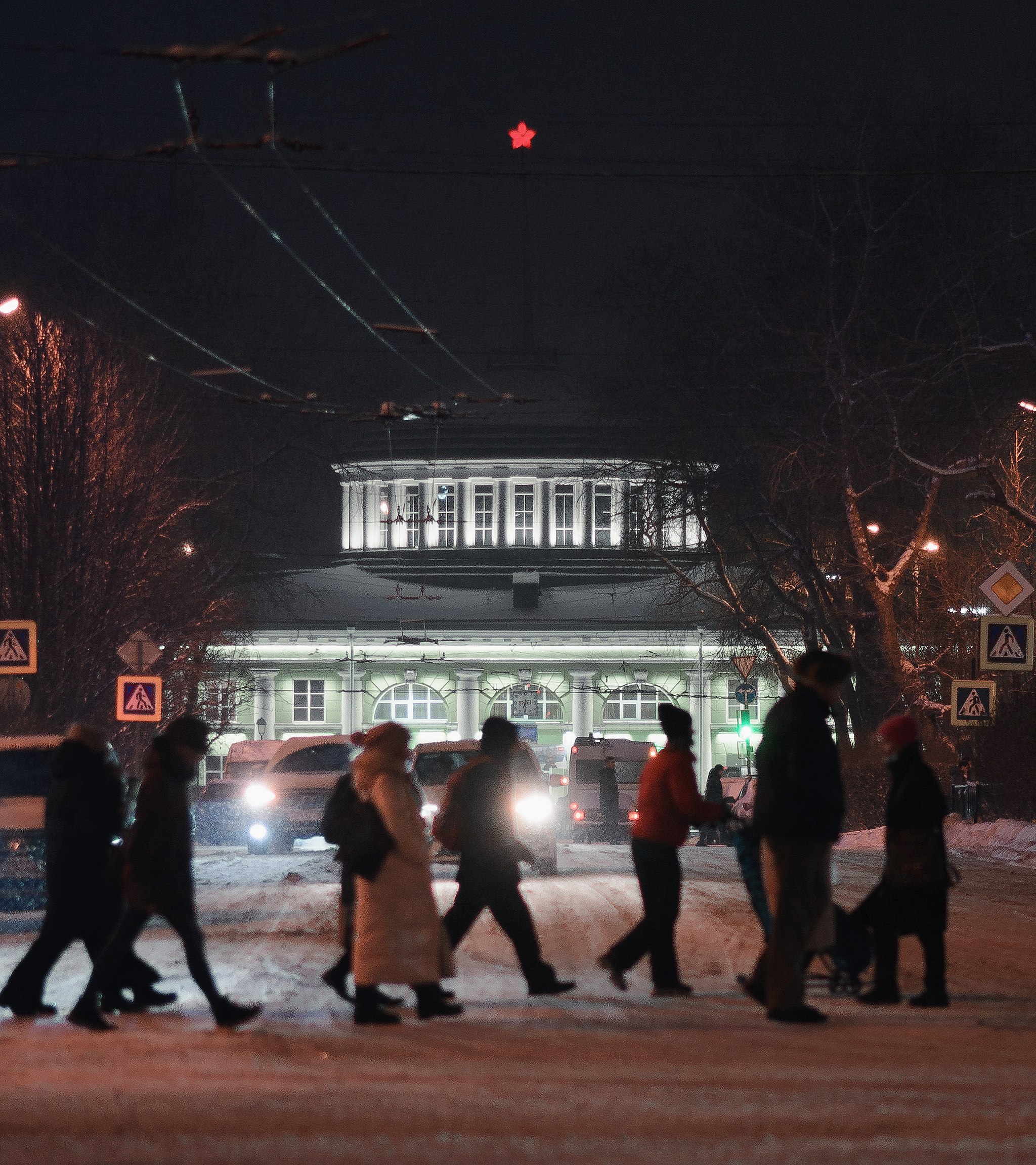 Сегодня на широте Мурманска наступила полярная ночь. В это время солнце не  поднимется над горизонтом в течение 40 дней | Пикабу