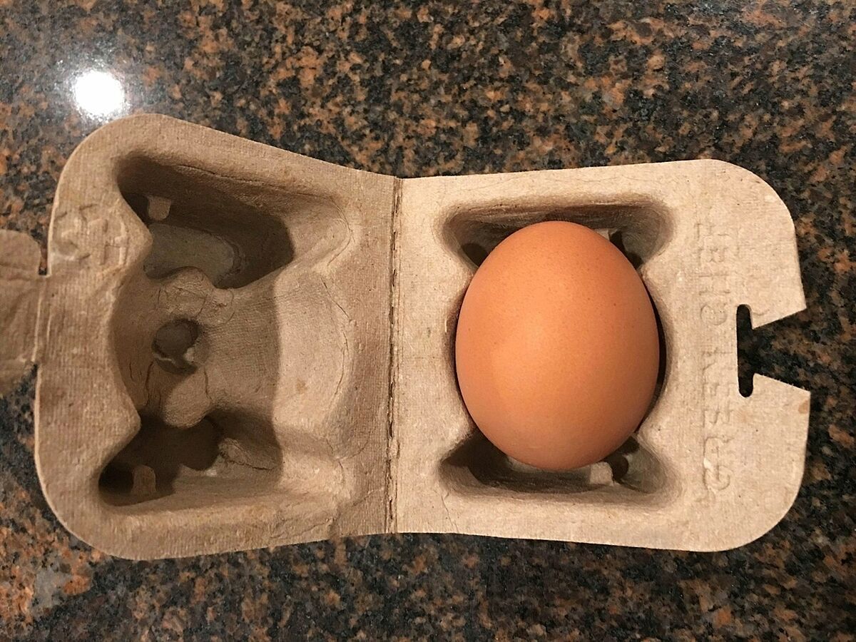 Чем можно начинать яйца. Яйца поштучно. Яйца поштучно упаковка. Смешные яйца. Доставка яиц.