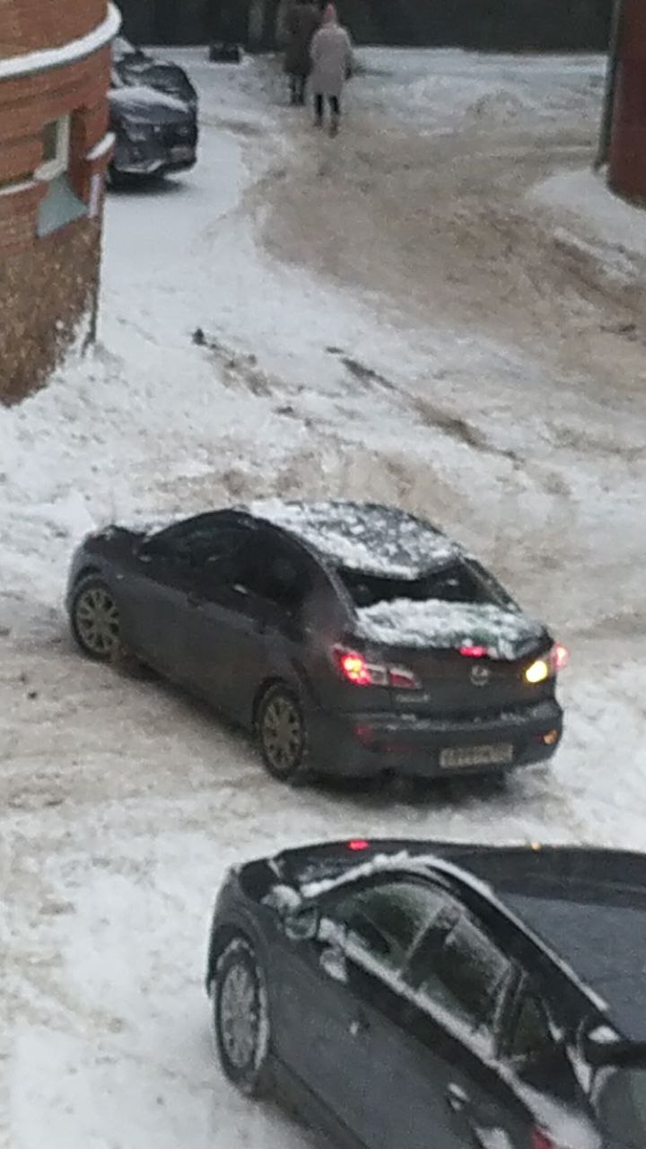 Порядок действий при сходе снега с крыши на авто | Пикабу