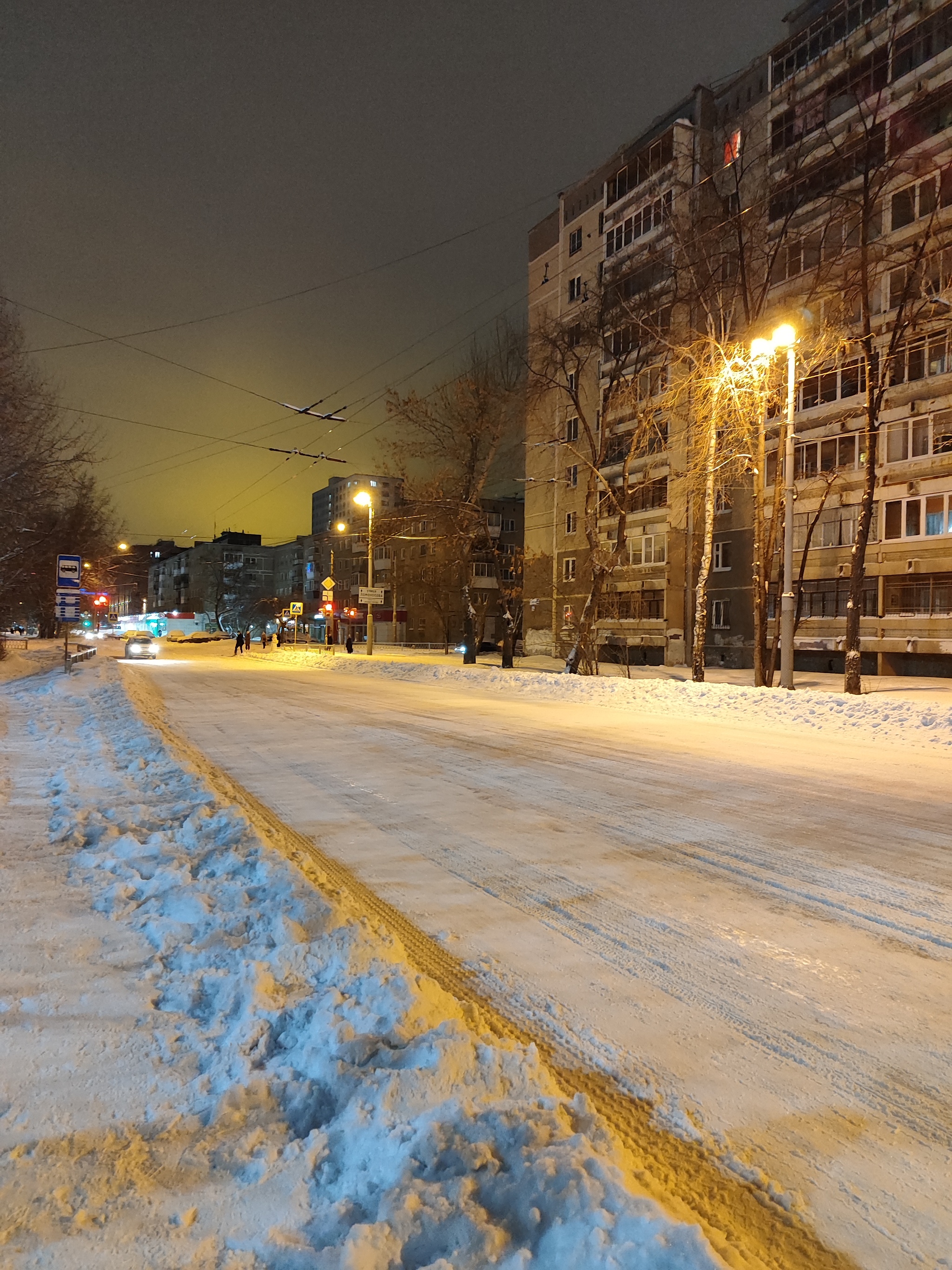 Снегопад в Екатеринбурге. Работа коммунальных служб | Пикабу