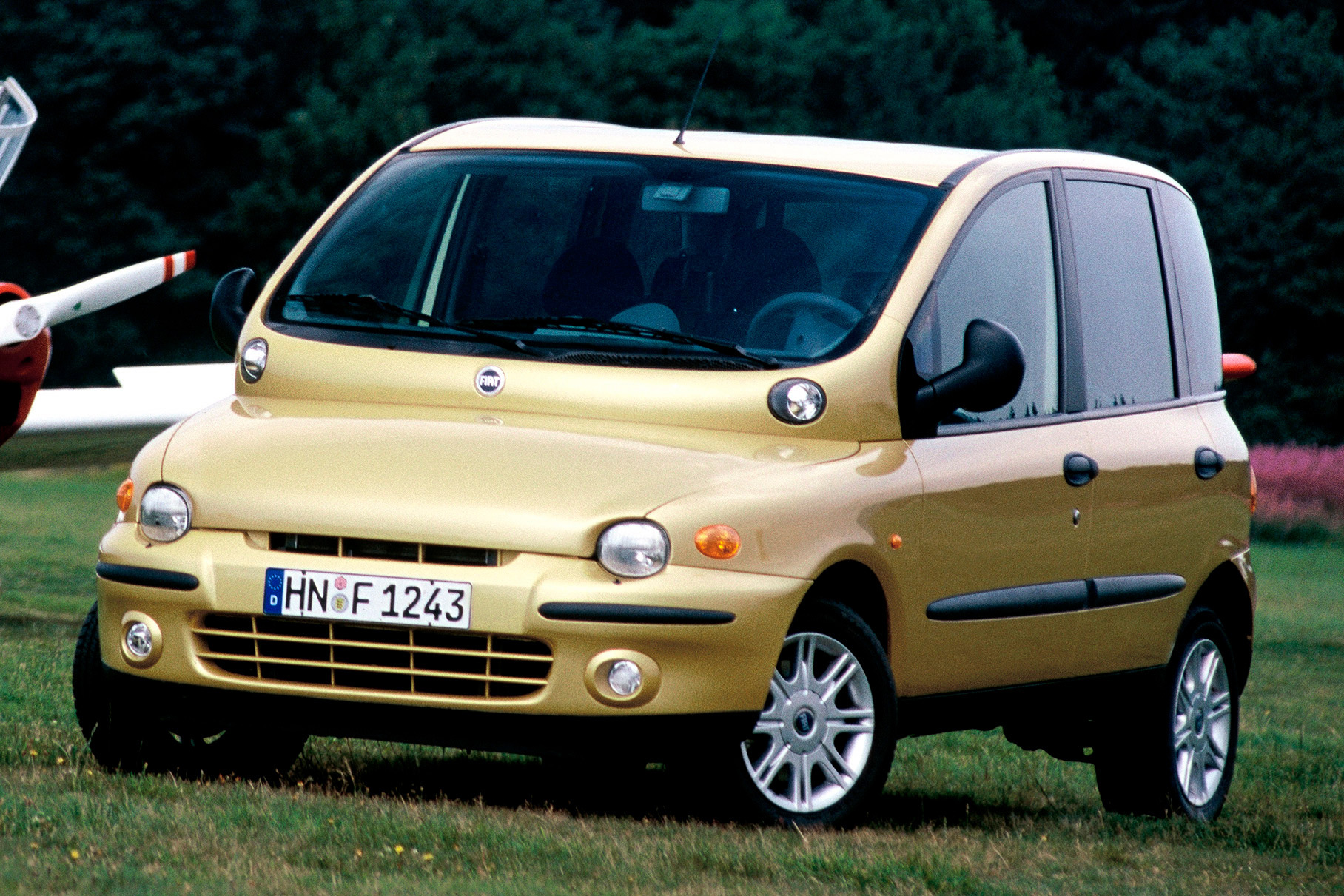 Могли, но не сумели: FIAT Multipla. Не ту машину назвали «Пикассо» | Пикабу