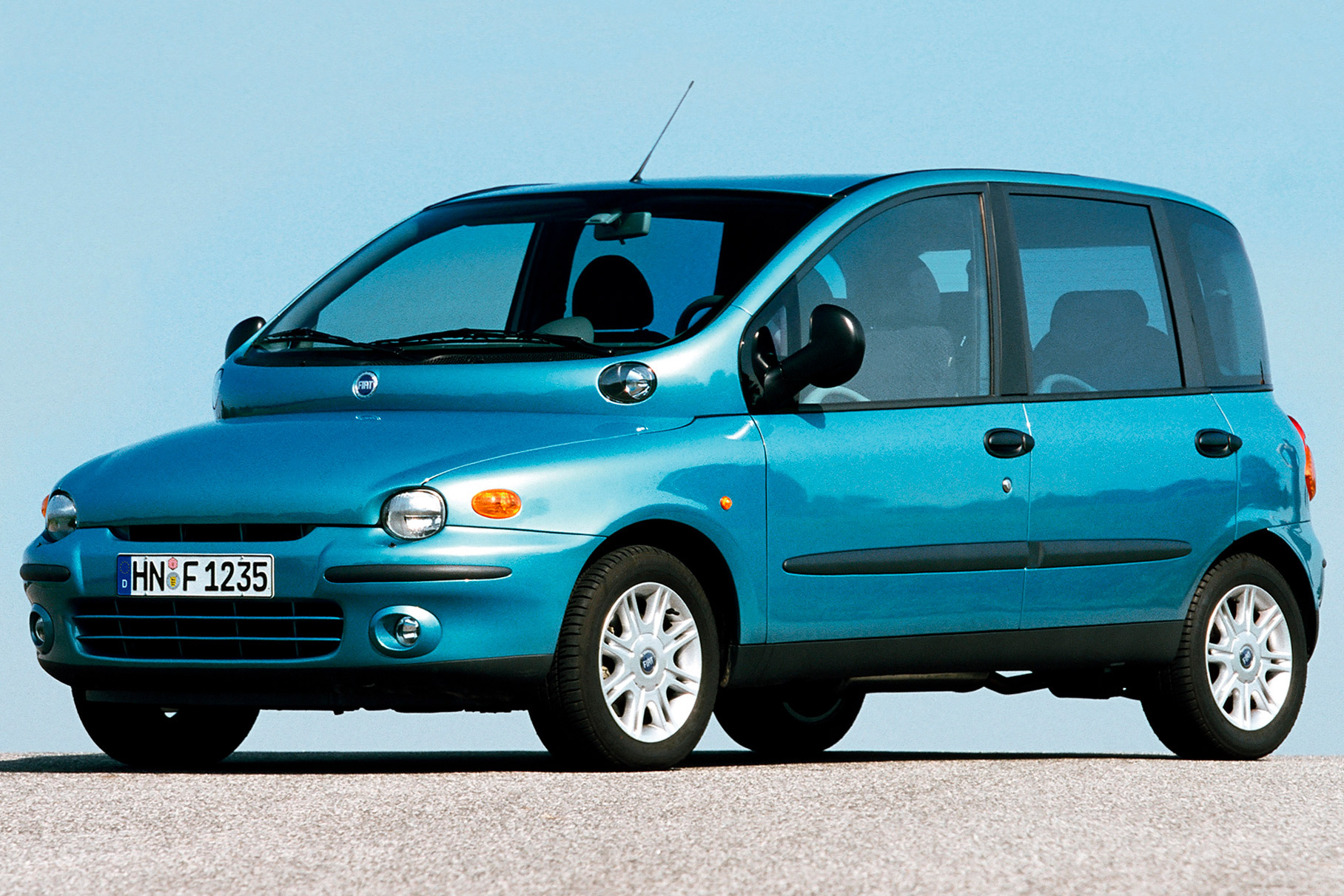 Могли, но не сумели: FIAT Multipla. Не ту машину назвали «Пикассо» | Пикабу