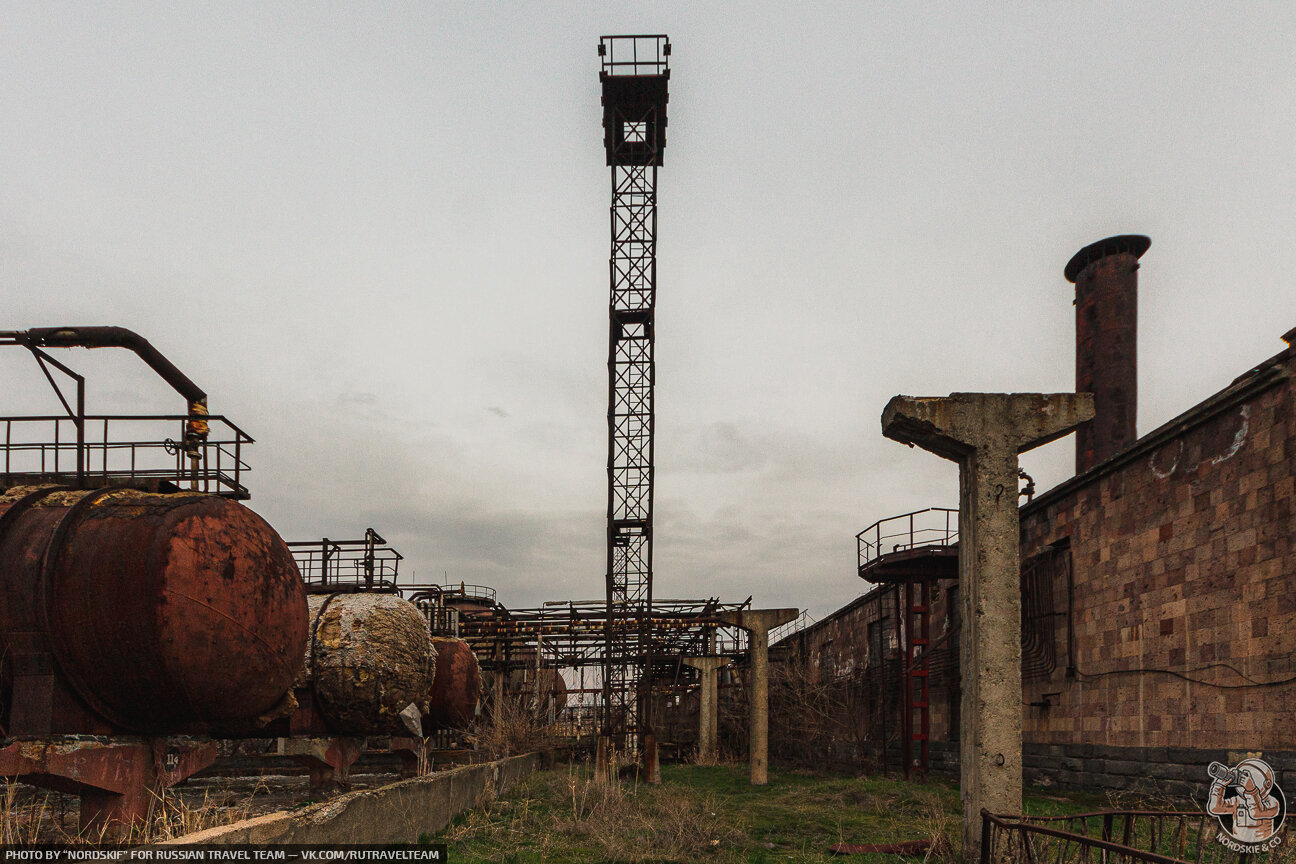 Стальные шары СССР: заброшенные газгольдеры завода Наирит | Пикабу