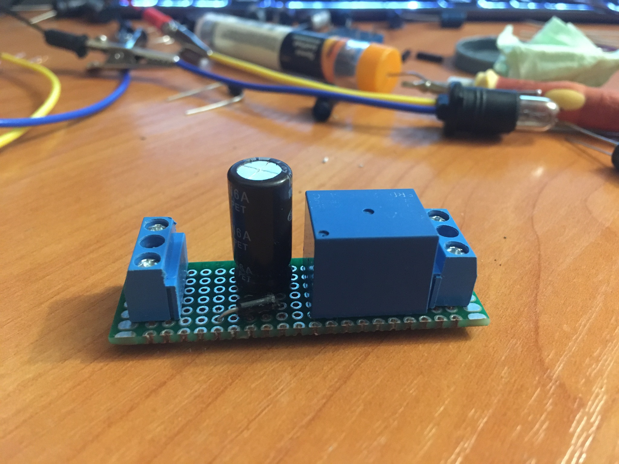 Отключение дневного ходового огня в фаре во время работы указателя ...