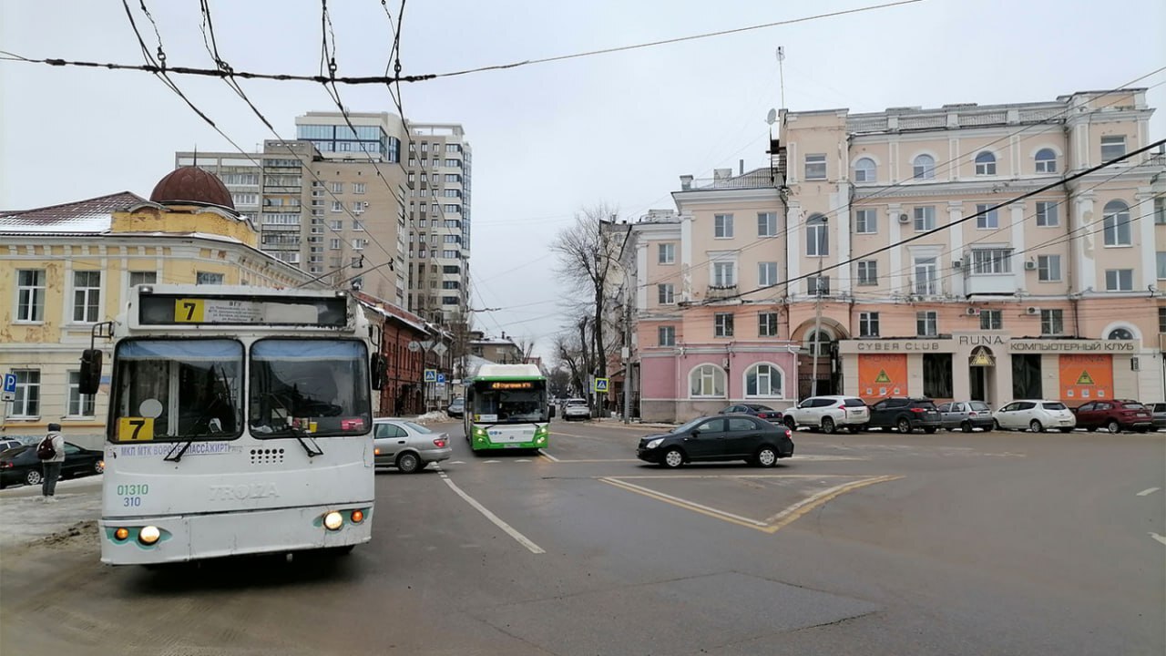 В регионах России начали закрывать маршруты общественного транспорта из-за  дефицита водителей | Пикабу