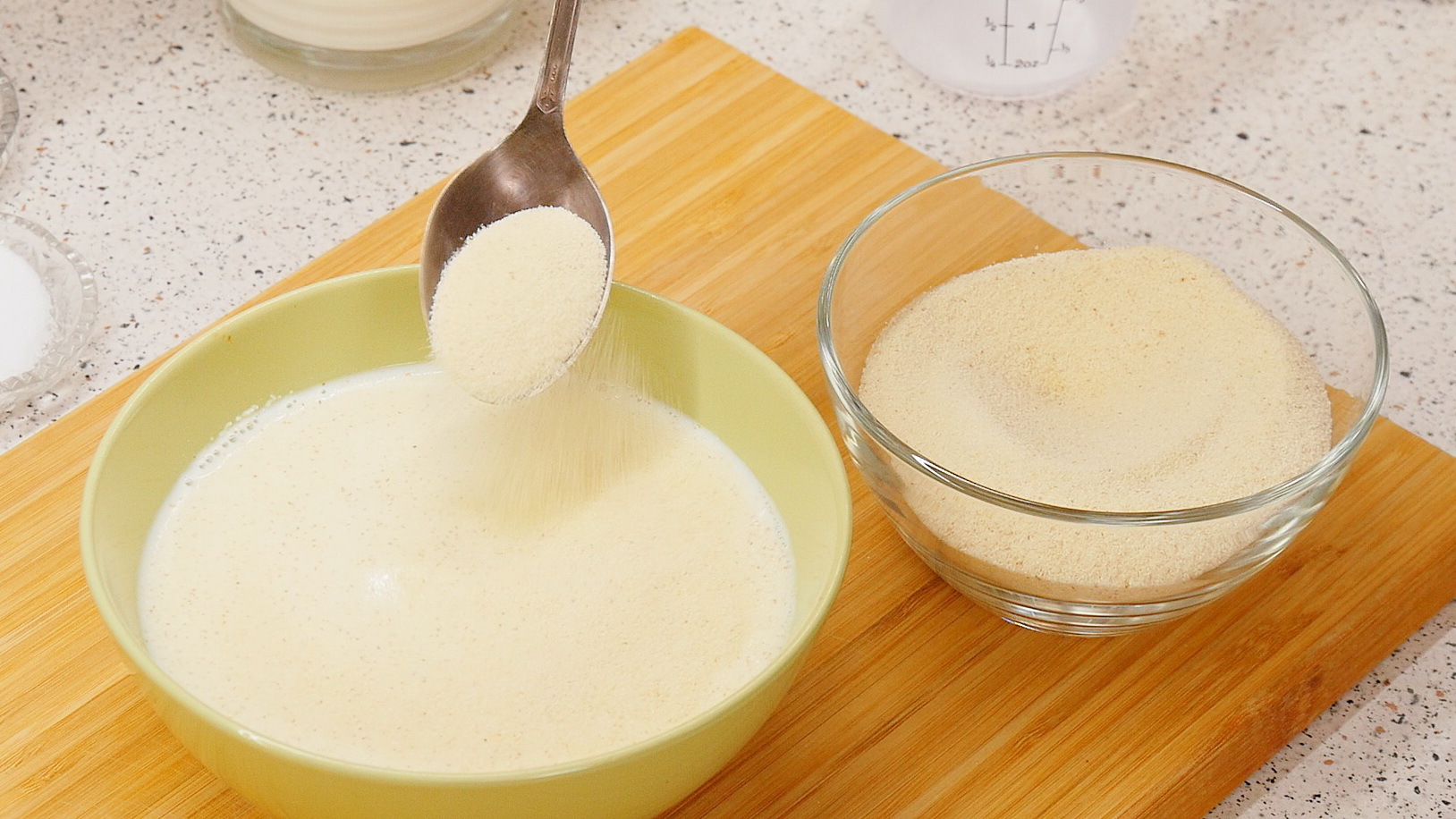 Манная каша с чесноком и укропом, или Курица в соусе по мотивам шкмерули