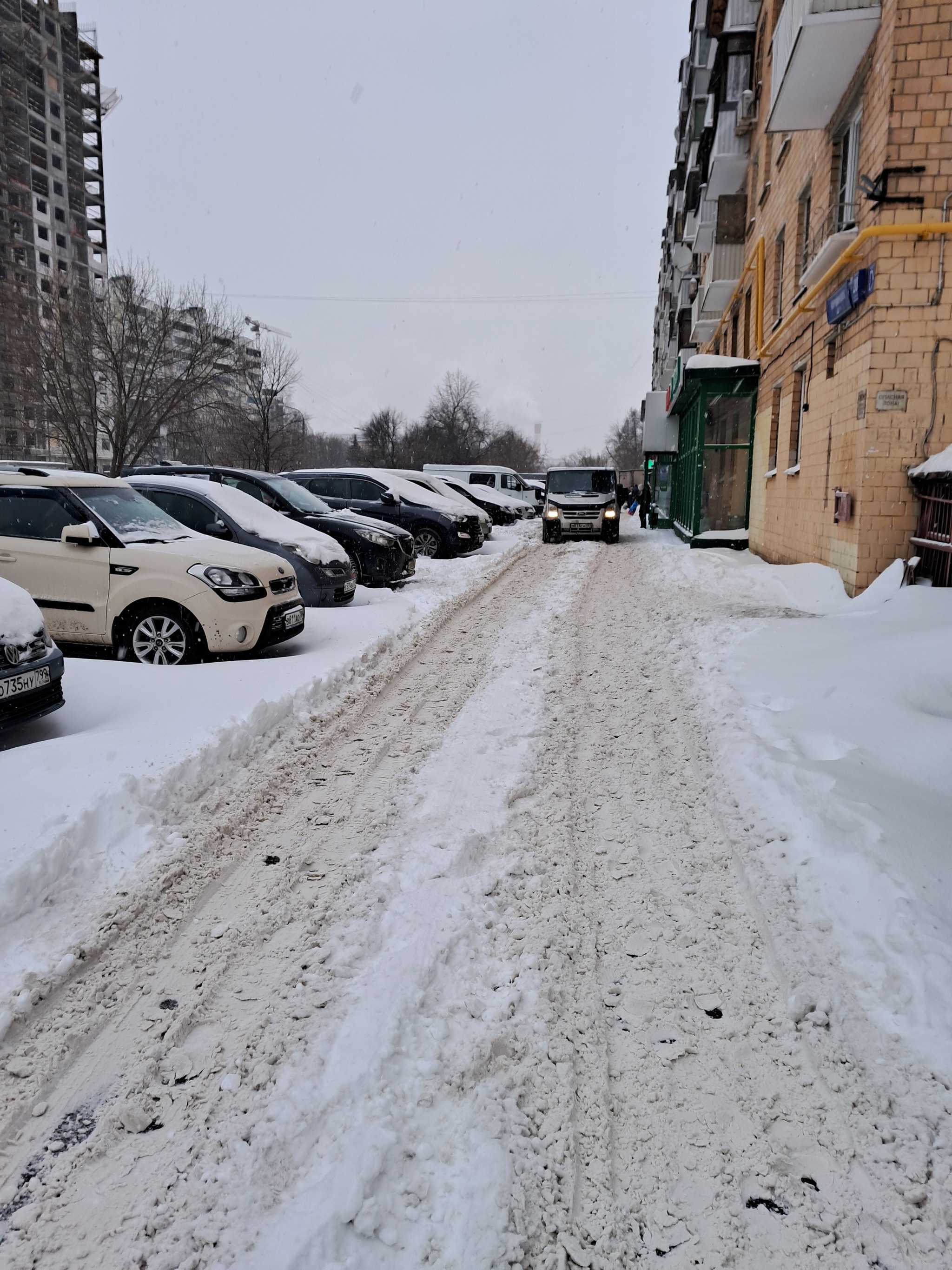 Где Собянин ???Москва в снегах утопает!!! | Пикабу