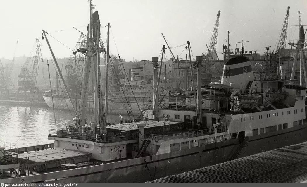 Одесский порт в 1970-е годы | Пикабу
