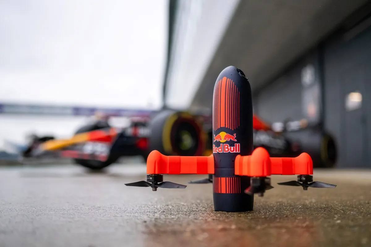 Red Bull собрали самый быстрый в мире FPV-дрон для съемки гонок | Пикабу