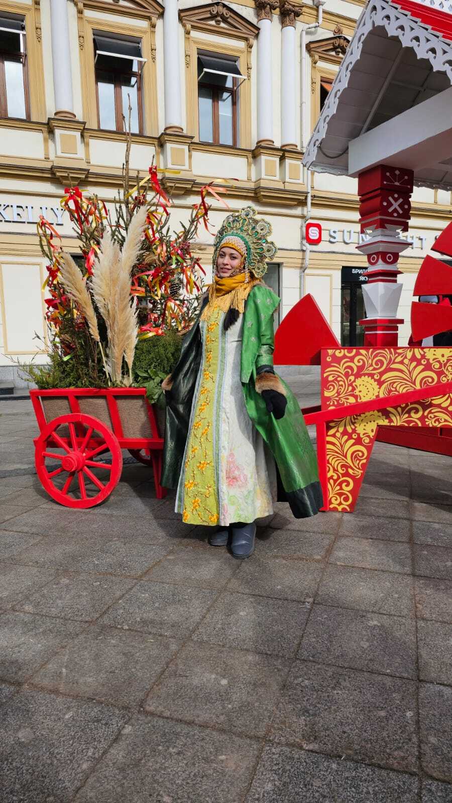 Масленичные гулянья: Персонажи с площадки Кузнецкий мост... За ЦУМом...2024  | Пикабу