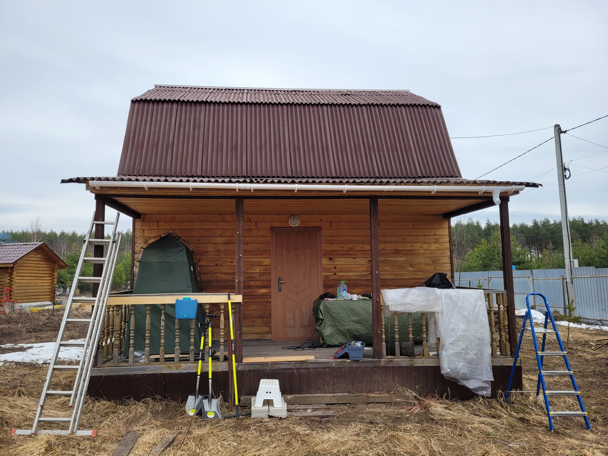 Дача продолжается - стенка, крыльцо, слив | Пикабу