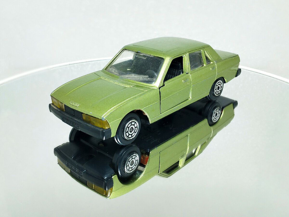 Модель автомобиля Peugeot 604 из серии Jet-Car de Norev в масштабе 1:43 (с  приветом из 80-х) | Пикабу