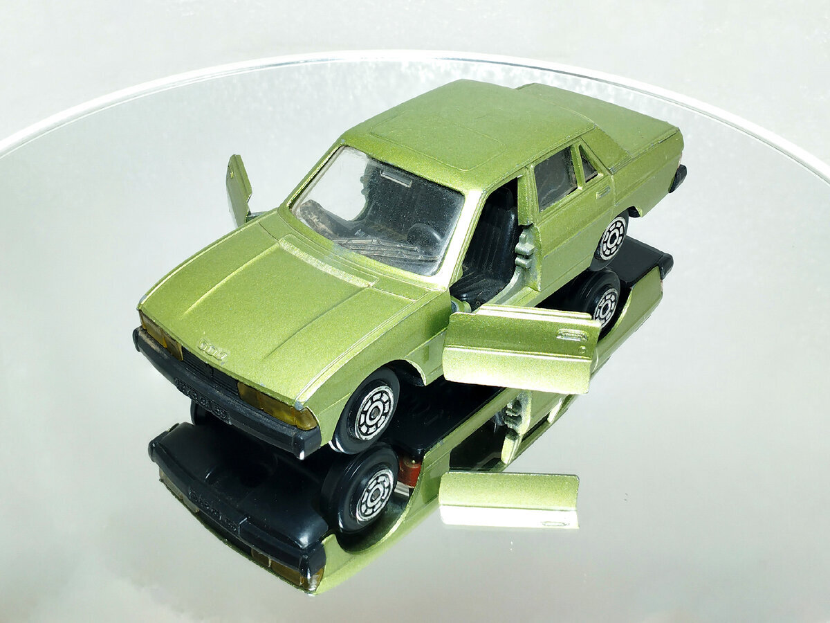 Модель автомобиля Peugeot 604 из серии Jet-Car de Norev в масштабе 1:43 (с  приветом из 80-х) | Пикабу