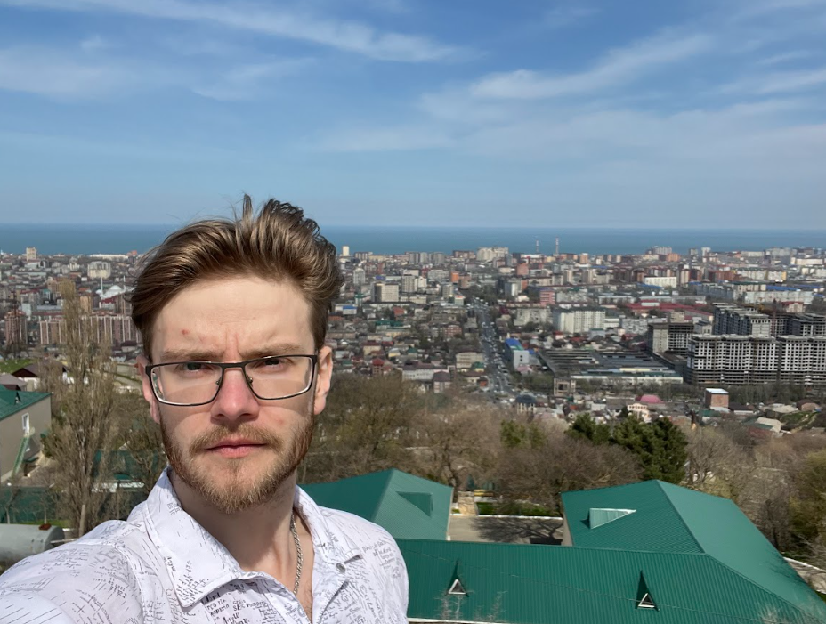 Плавильный тигль Кавказа. Махачкала: кошки, пляжи, море и "приоры" | Пикабу